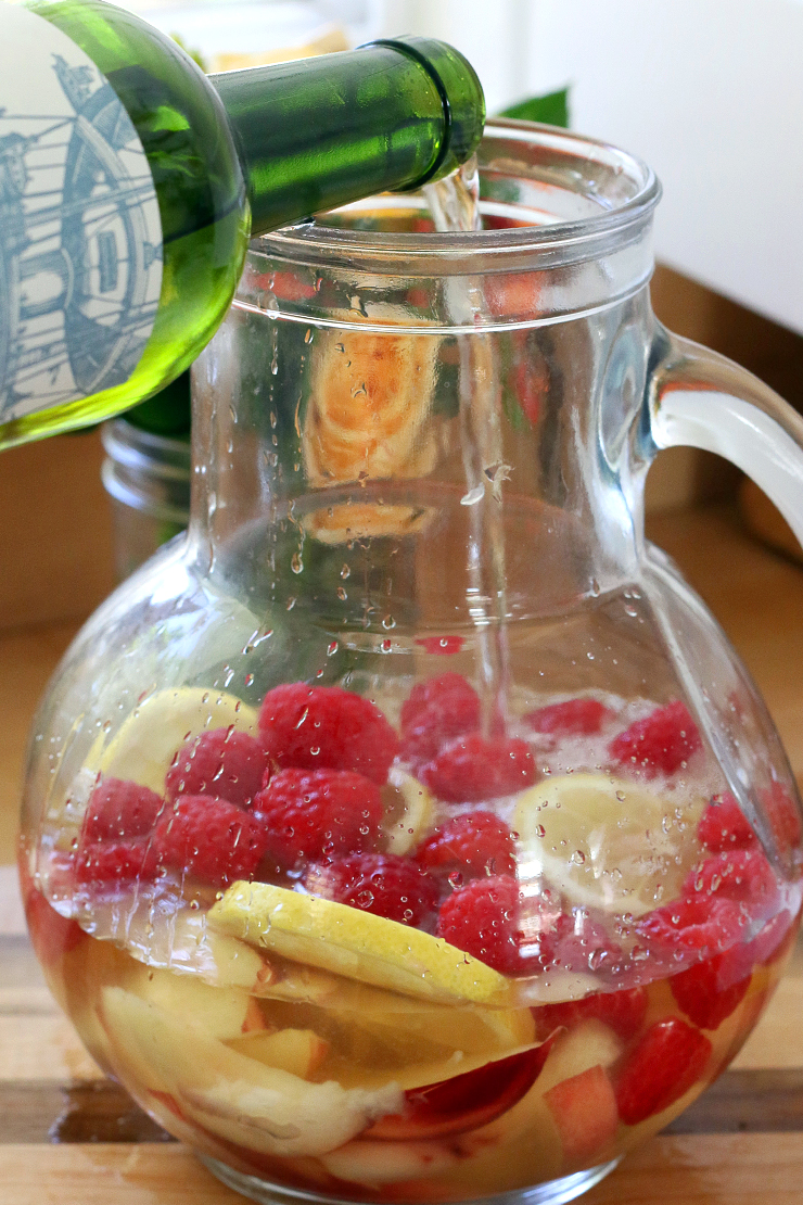 add wine to sangria