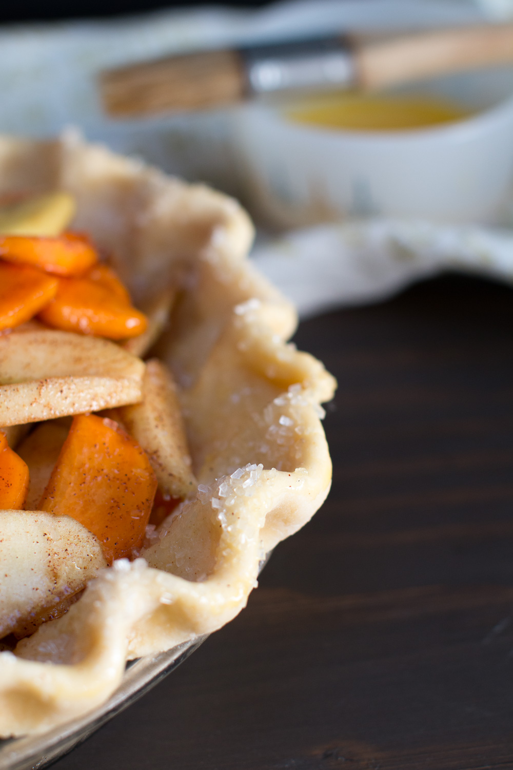 Apple Persimmon Crumble Pie shell filled