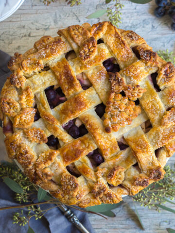 Spiced Up Grape Apple Pie by Baking The Goods