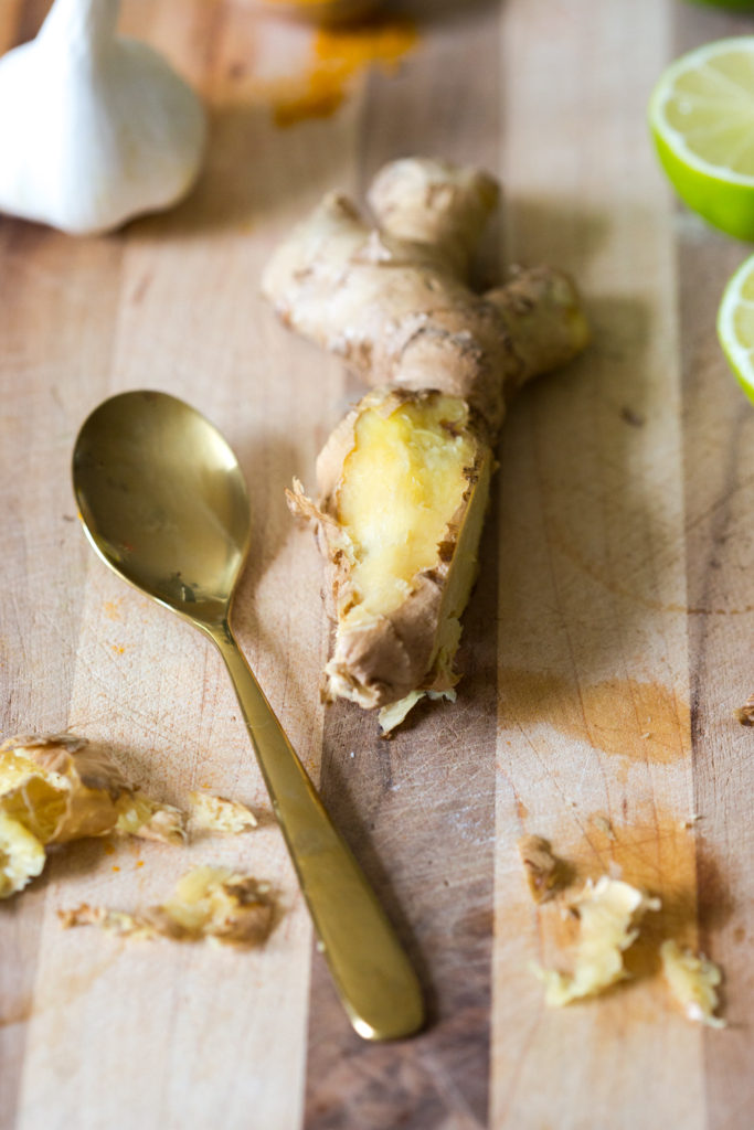 How to peel ginger with a spoon