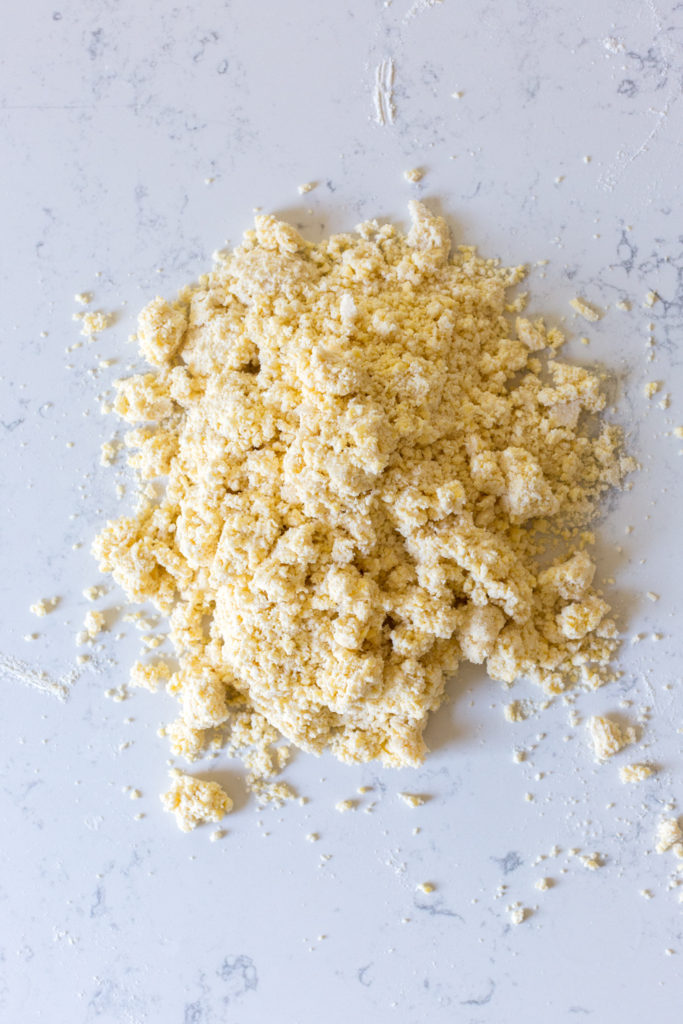 Crumbly pie dough