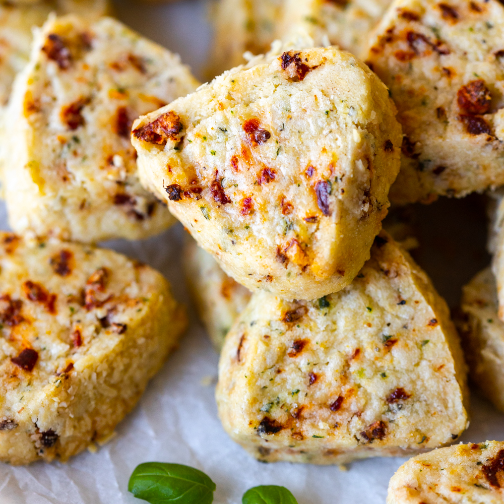 https://bakingthegoods.com/wp-content/uploads/2021/03/Shortbread-Pizza-Bites-72.jpg