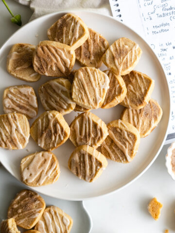 Snickerdoodle Shortbread Cookies by Nelle