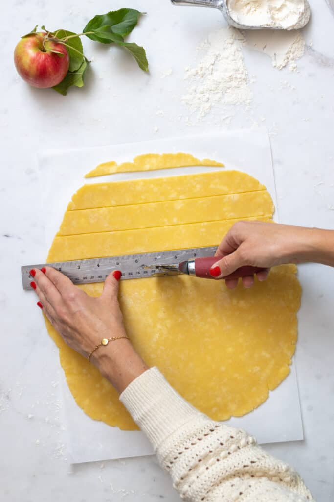 slicing pie dough strips