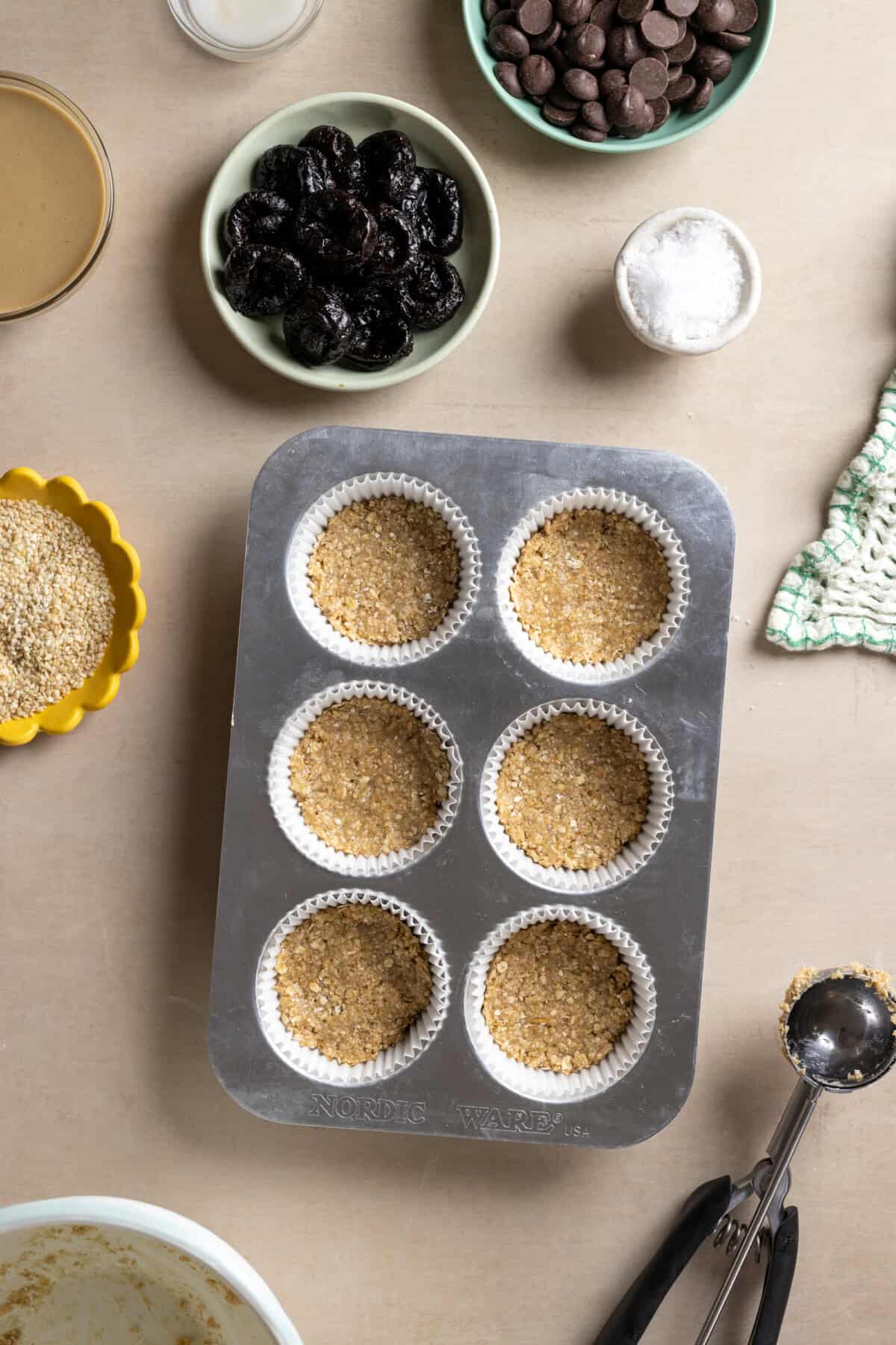 Honey tahini oat cup base layer