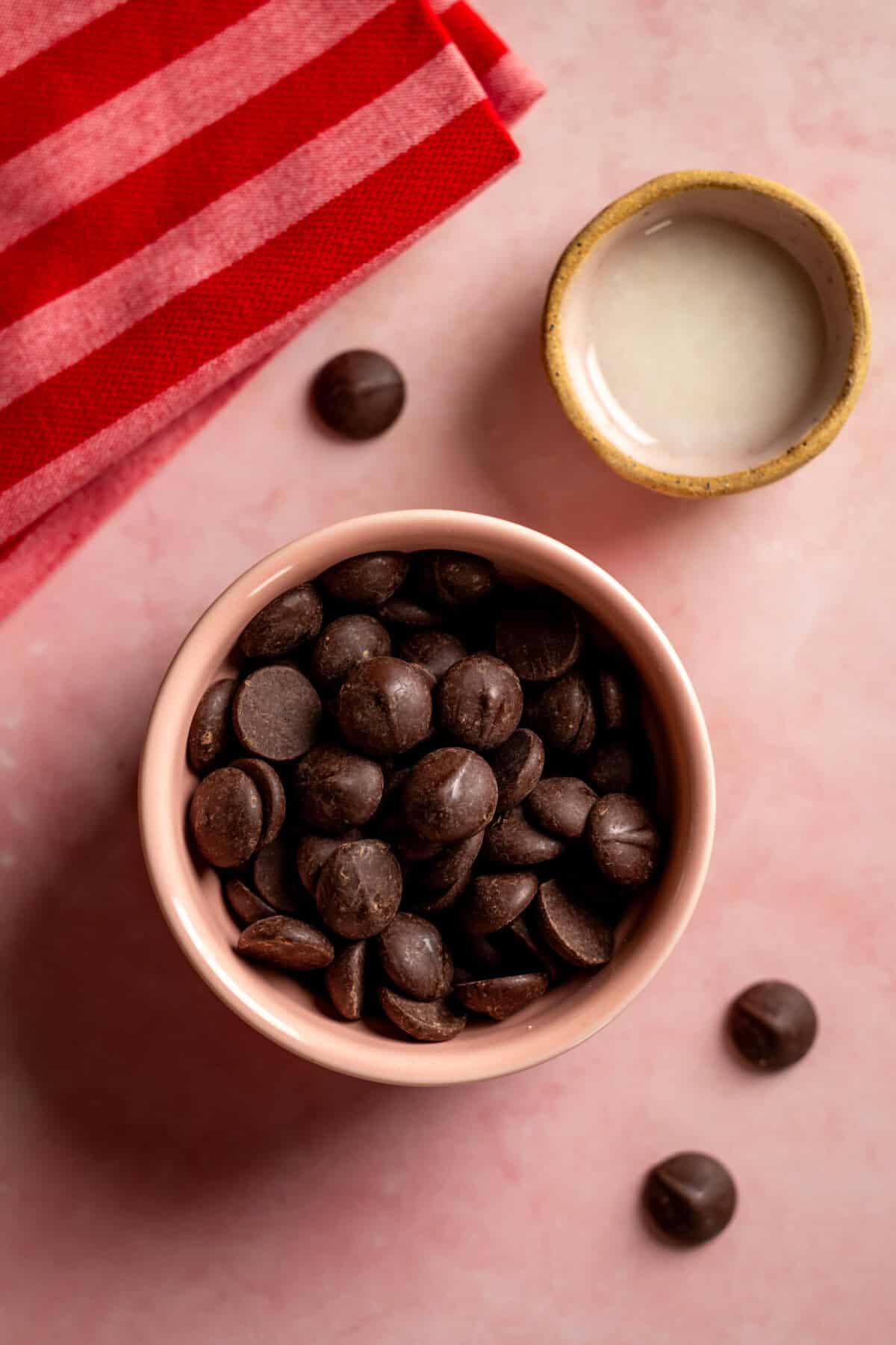 dark chocolate chips and coconut oil